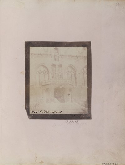 El pórtico en el patio delantero del Oriel College, Oxford de William Henry Fox Talbot